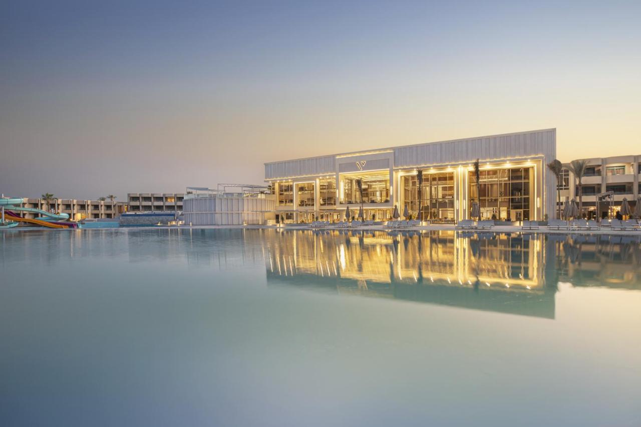 V hotel pyramisa فندق  شرم الشيخ